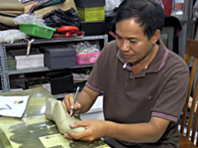 Người thợ đóng giày miền Tây 20 năm gia công cho Ý, Nhật và giấc mơ khởi nghiệp bán giày Tây "xịn" cho người Việt