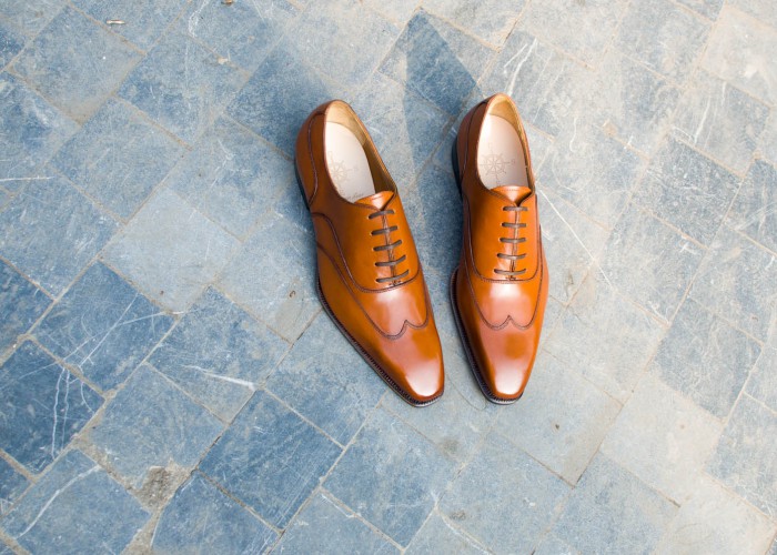 TAN WINGTIP